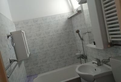 Apartament cu 3 camere semidecomandat în Central - 6