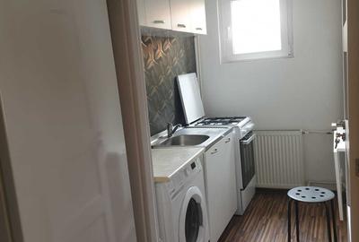 Apartament cu 2 camere semidecomandat în Berceni