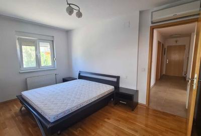 Apartament cu 3 camere semidecomandat în Central - 3