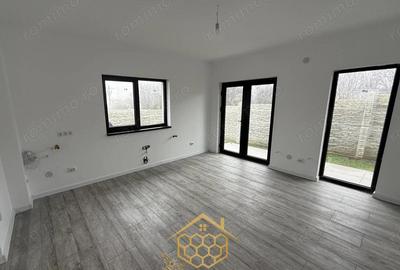 Casă cu Teren 300 Mp în Central