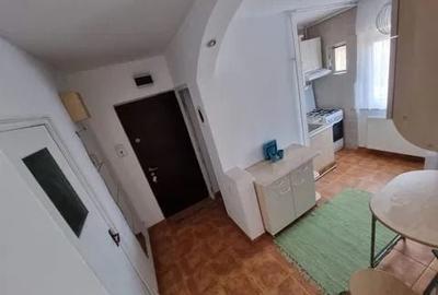 Garsonieră decomandată, mobilată în Vitan Mall - 9