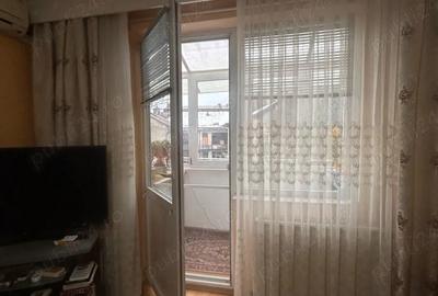 Apartament cu 3 camere semidecomandat în Central - 2