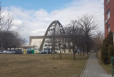 Garsoniera confort trei, etaj patru, simpla, pe Stadionului, camera de camin