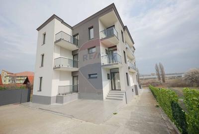 Hotel/Pensiune, 440 mp în Sânmartin