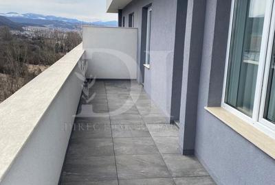 Apartament cu 3 camere semidecomandat în Florești