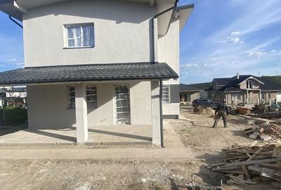 Casă cu 4 camere decomandat în Cug - 2