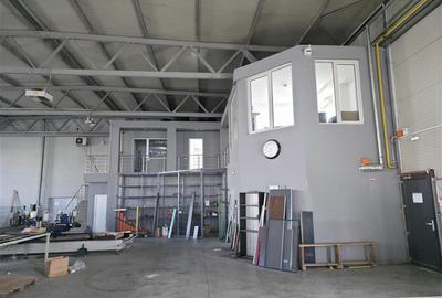 Spațiu industrial, de 1,950 mp, în Central - 8