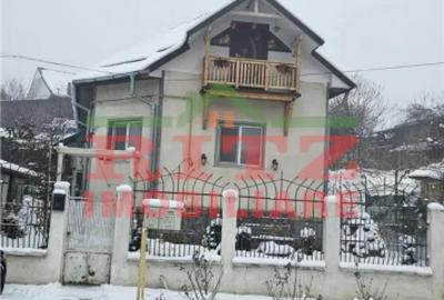 Casă cu 3 camere cu Teren 392 Mp în Central - 1