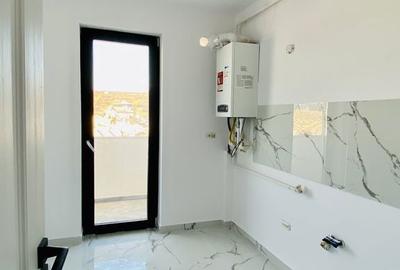 Apartament cu 6 camere decomandat în Hlincea - 8