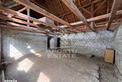 Casă cu Teren 1439 Mp în Central - 7