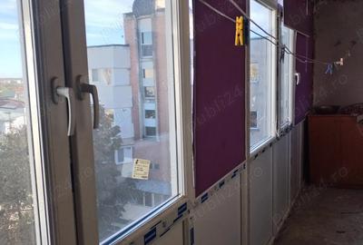 Vand apartament cu 3 camere - 2