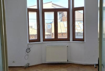 Apartament cu 2 camere decomandat în Exterior Vest