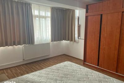 Apartament cu 3 camere în Micro 3 - 7