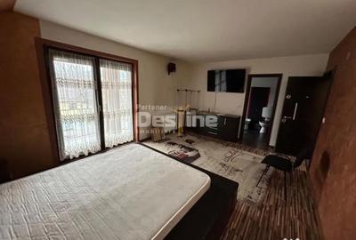 Casă cu 7 camere cu Teren 840 Mp în Central - 4