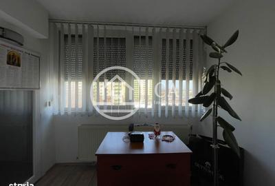 Apartament cu 3 camere semidecomandat în Nufărul