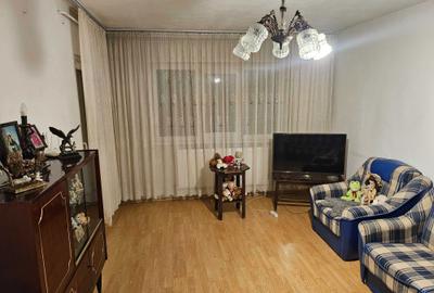 Apartament cu 3 camere decomandat în Apusului - 1