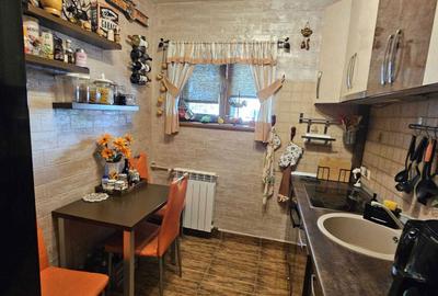 Apartament cu 3 camere decomandat în Central - 1