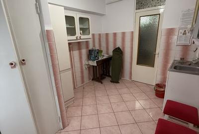 Apartament cu 3 camere decomandat în - 7