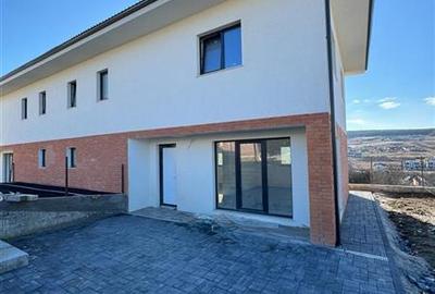 Duplex cu 5 camere cu Canalizare în Chinteni - 3