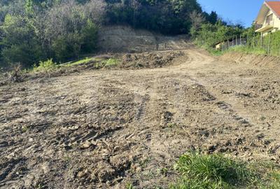 Teren de 3300 mp, în Central - 10