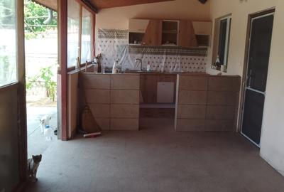 Casă cu 3 camere cu Teren 1700 Mp în Central - 9