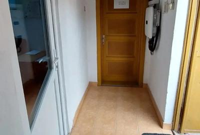 Casă cu 6 camere în Central