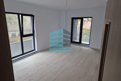 Apartament cu 2 camere decomandat în Titan