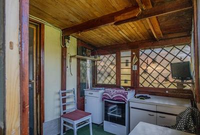 Casă individuală cu 8 camere cu Garaj în Colonia 1 Mai - 32