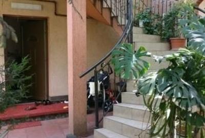 Casă cu 5 camere în Militari