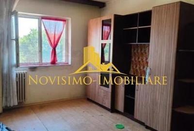 Garsonieră decomandată în Vest