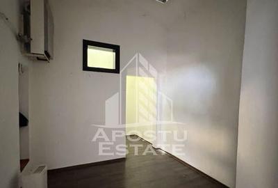 Spațiu comercial, de 30 mp, în P-ța Unirii