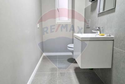 Birou, de 53 mp, în Ultracentral - 8