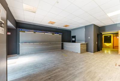 Spațiu comercial, de 152 mp, în Central - 3