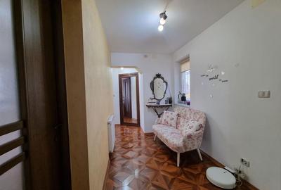 Apartament cu 3 camere decomandat în Teilor - 2