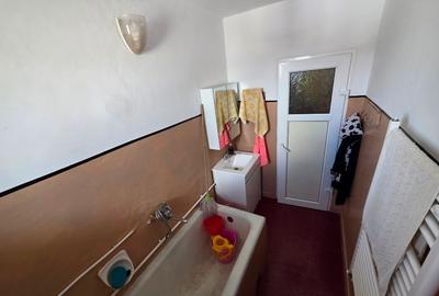Apartament cu 3 camere semidecomandat, mobilat în Central - 1