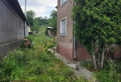 Casa idividuala de vanzare cu teren de  1700 mp