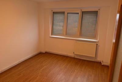 Apartament 3 camere confort 1 decomandat, etaj 7/10, Viziru 3. - 4