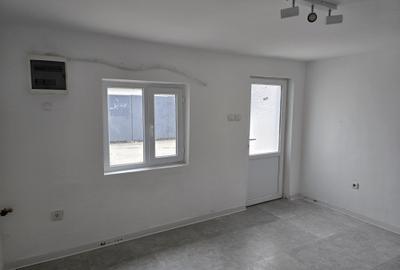 Spațiu comercial, de 192 mp, în Apărătorii Patriei - 15