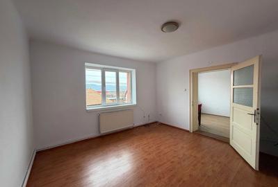 Casă cu 3 camere cu Canalizare în Trei Stejari - 3