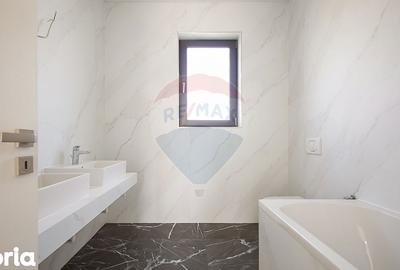 Casă cu 5 camere cu Teren 657 Mp în Florilor - 12