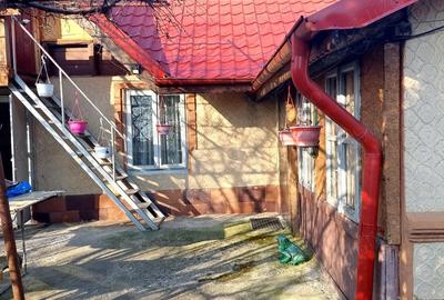 Casă cu 7 camere cu Teren 5500 Mp în Central - 2