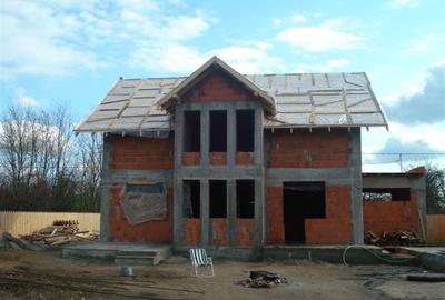 Proprietar ,  vând casă P+ 1 +Pod construită din cărămidă, cu curte de 1.641 mp - 14