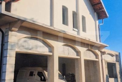 Casă cu Teren 2350 Mp în Central - 8