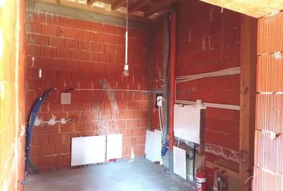 Casă individuală cu 6 camere cu Canalizare în Betfia - 12