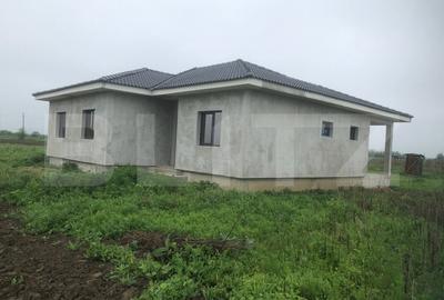 Casa Semifinisata, intre Odoreu si Martinesti - 3
