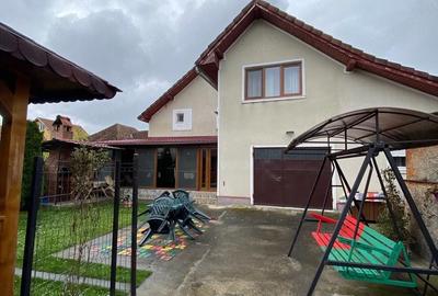 Casă cu Teren 1400 Mp în Central - 2