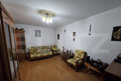 Apartament cu 2 camere, decomandat Zona Sara