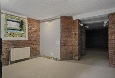 Casă individuală cu 9 camere cu Teren 200 Mp în Central - 27