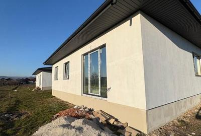Casă cu 4 camere cu Teren 400 Mp în 9 Mai - 10