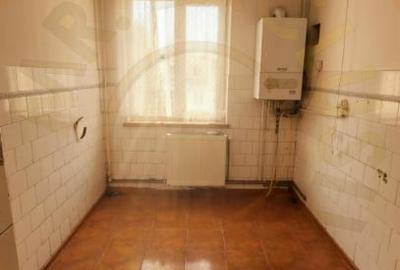 Apartament cu 3 camere semidecomandat în Calea București - 3
